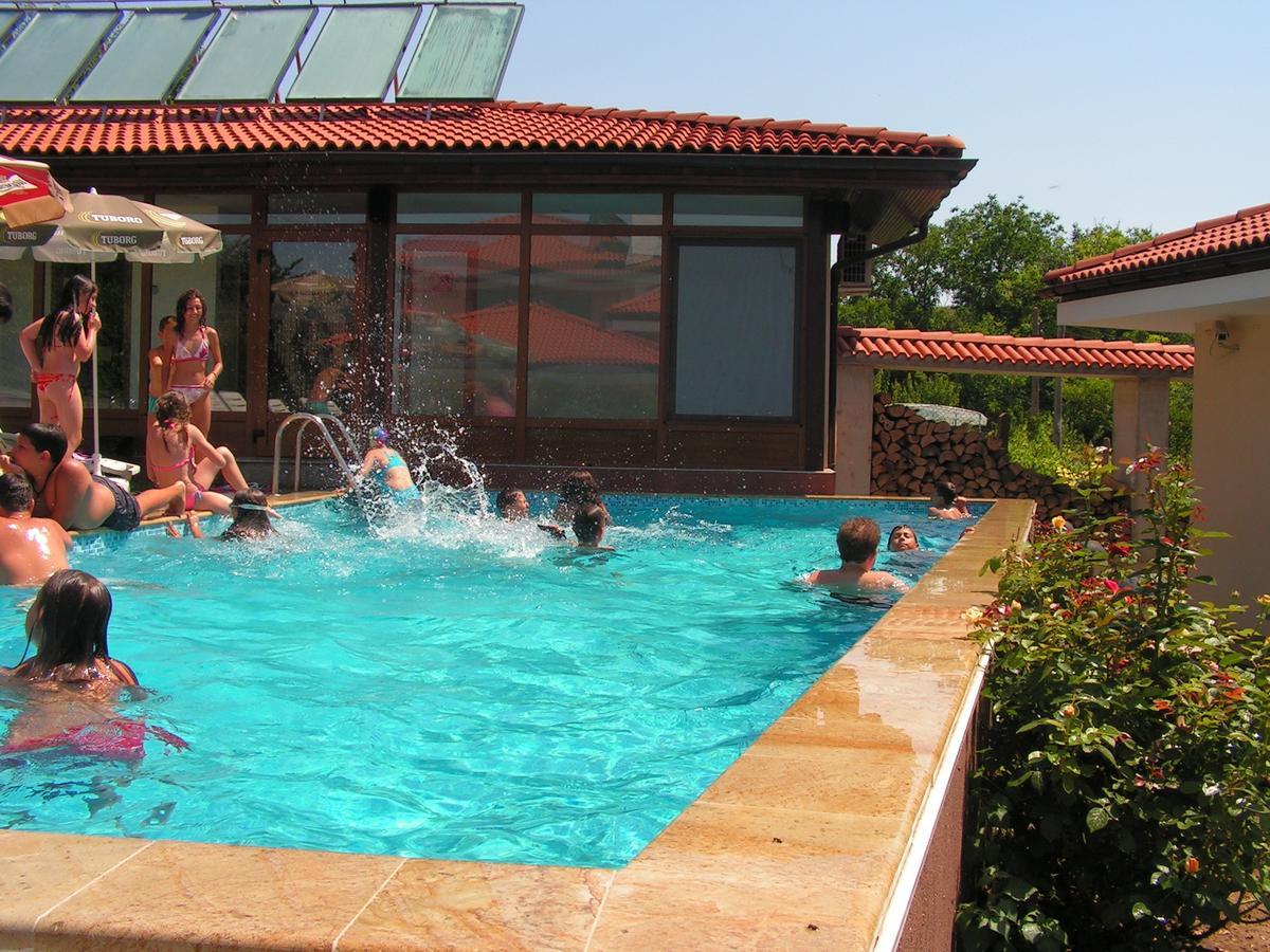 Hotel Black Stork Nisovo Luaran gambar